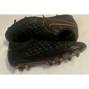 Women’s (Unisex?) Tiempo Nike Cleats Size 7.5 Black